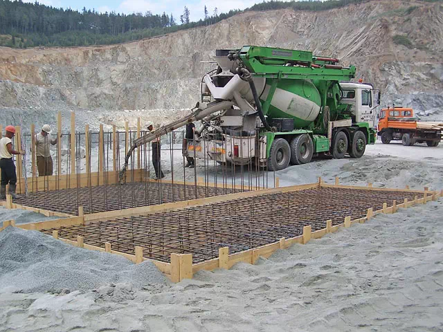 Profesjonalne roboty ziemne KRĘŻEL – odkrywki, fundamenty i transport urobku