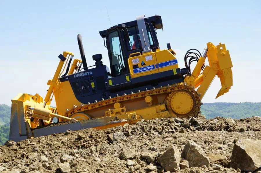 spycharka-dressta-prace-ziemne-krezel-1 Spycharka gąsienicowa Dressta TD-20M Extra – niwelacja i profilowanie gruntu pod inwestycje