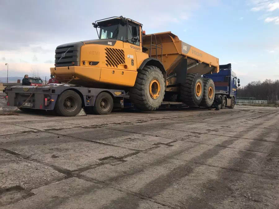 transport-ponadgabarytowy-ciezki-krezel-7 Transport ponadgabarytowy i ciężki – wywrotki, naczepy niskopodwoziowe i dźwig firmy KRĘŻEL